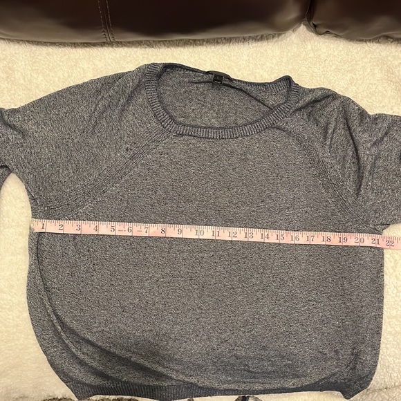 J. CREW woman’s gray linen blend boat neck sweater size large - Picture 3 of 11